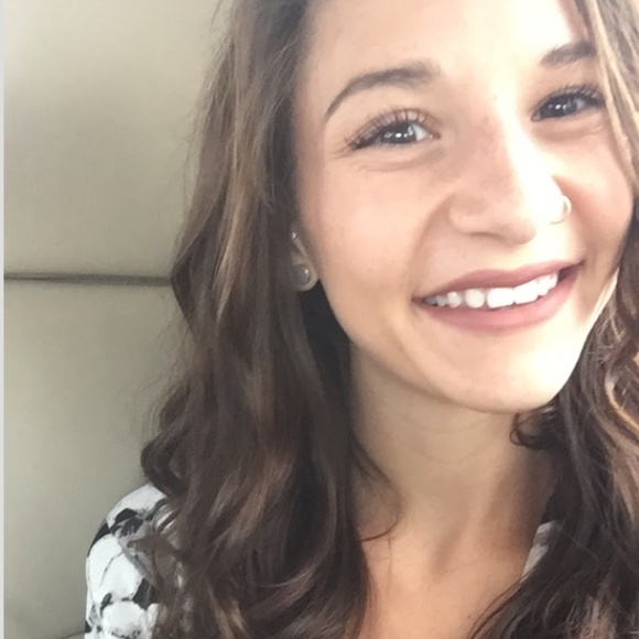 Hi, I am Shalyn!! - Picture 1 of 5